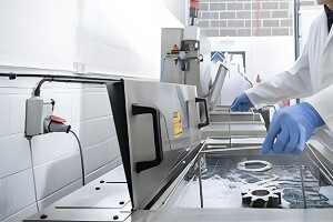 電鍍零件采用超聲波清洗機清洗的好處及原理、工作流程